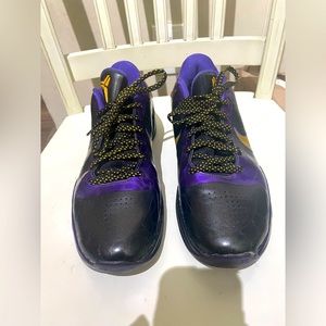 Nike Air Kobe V “Away” size 9 (2009 Release)